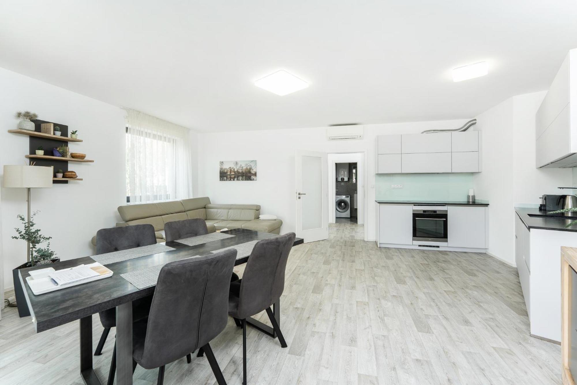 מיקולוב Palm Garden Apartment 2 מראה חיצוני תמונה